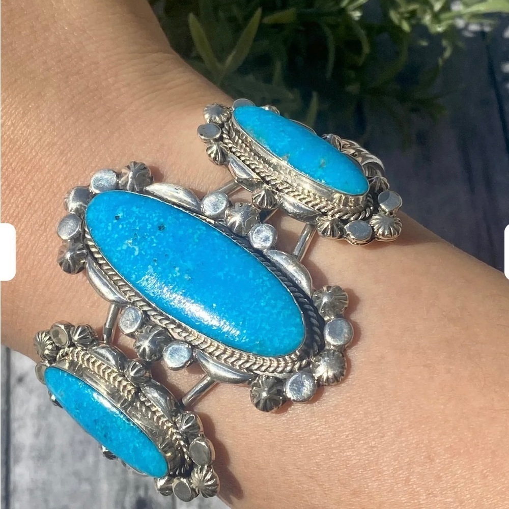 Cuff bracelet by Raymond Yazzie RARE FIND!!! - Picture 4 of 11